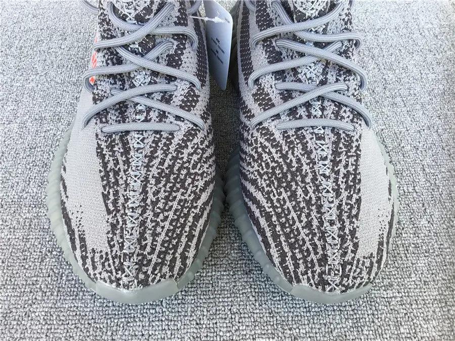 Yeezy 350 Beluga tenisice — prednji prikaz