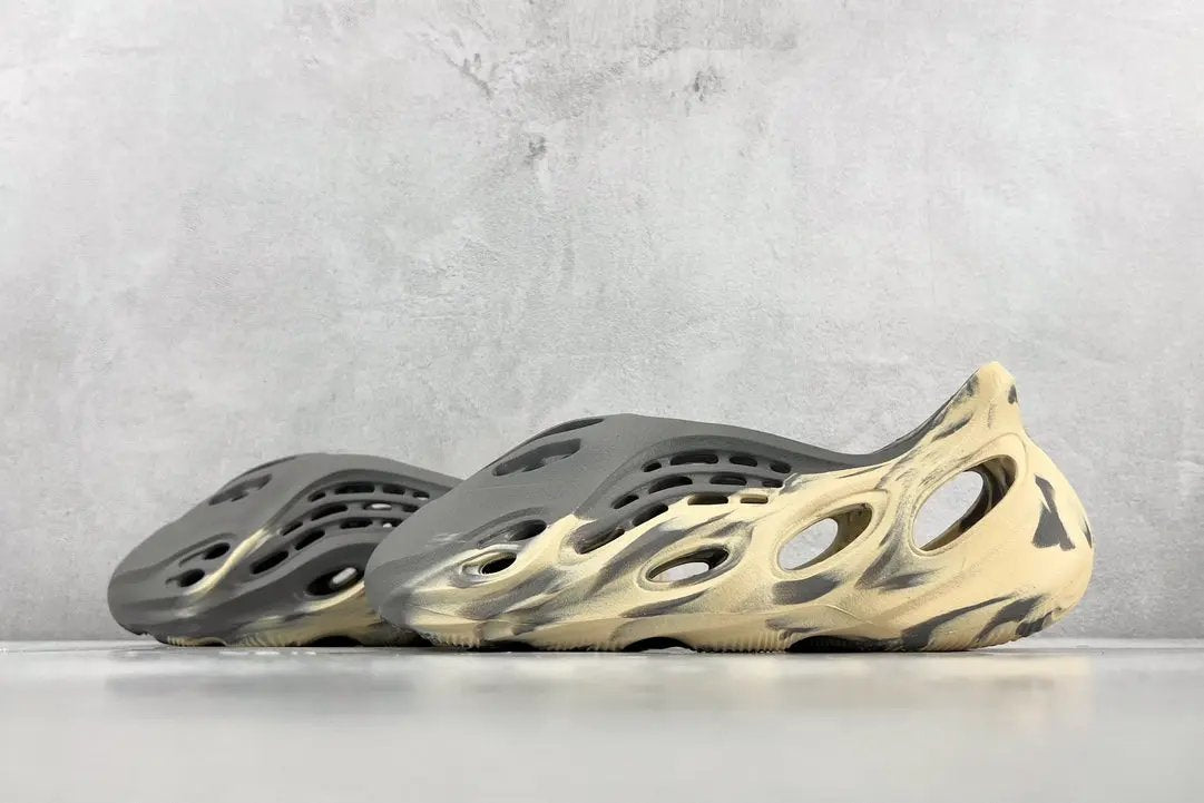 Yeezy Foam Runners Moon tenisice — gornji prikaz