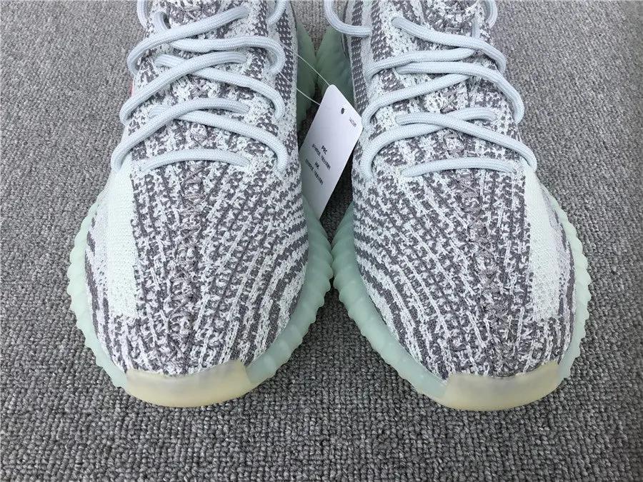 Yeezy 350 Blue Tint tenisice — detalj