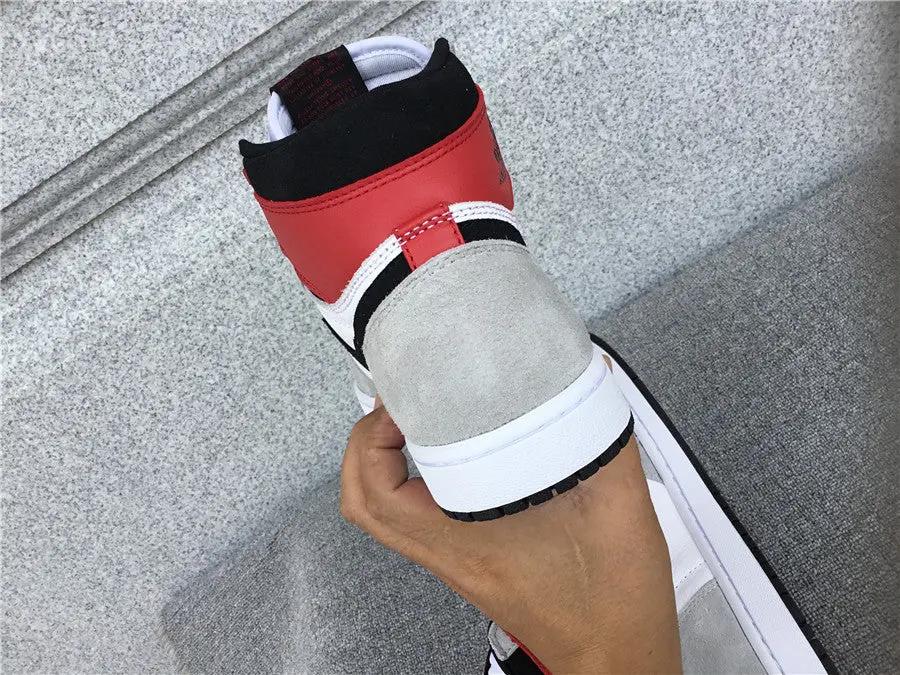 Air Jordan 1 High Smoke Grey tenisice — straga