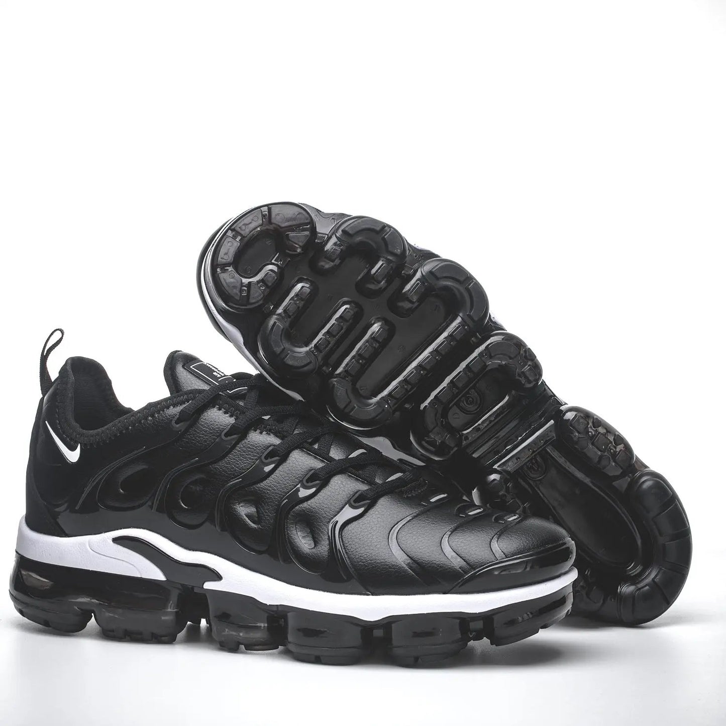 Air VaporMax Plus "Black and White" tenisice — prednji prikaz