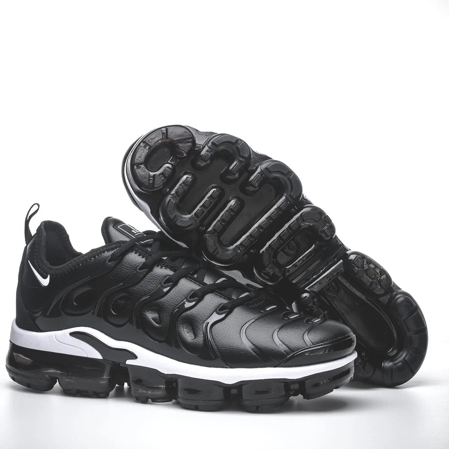 Air VaporMax Plus "Black and White" tenisice — prednji prikaz