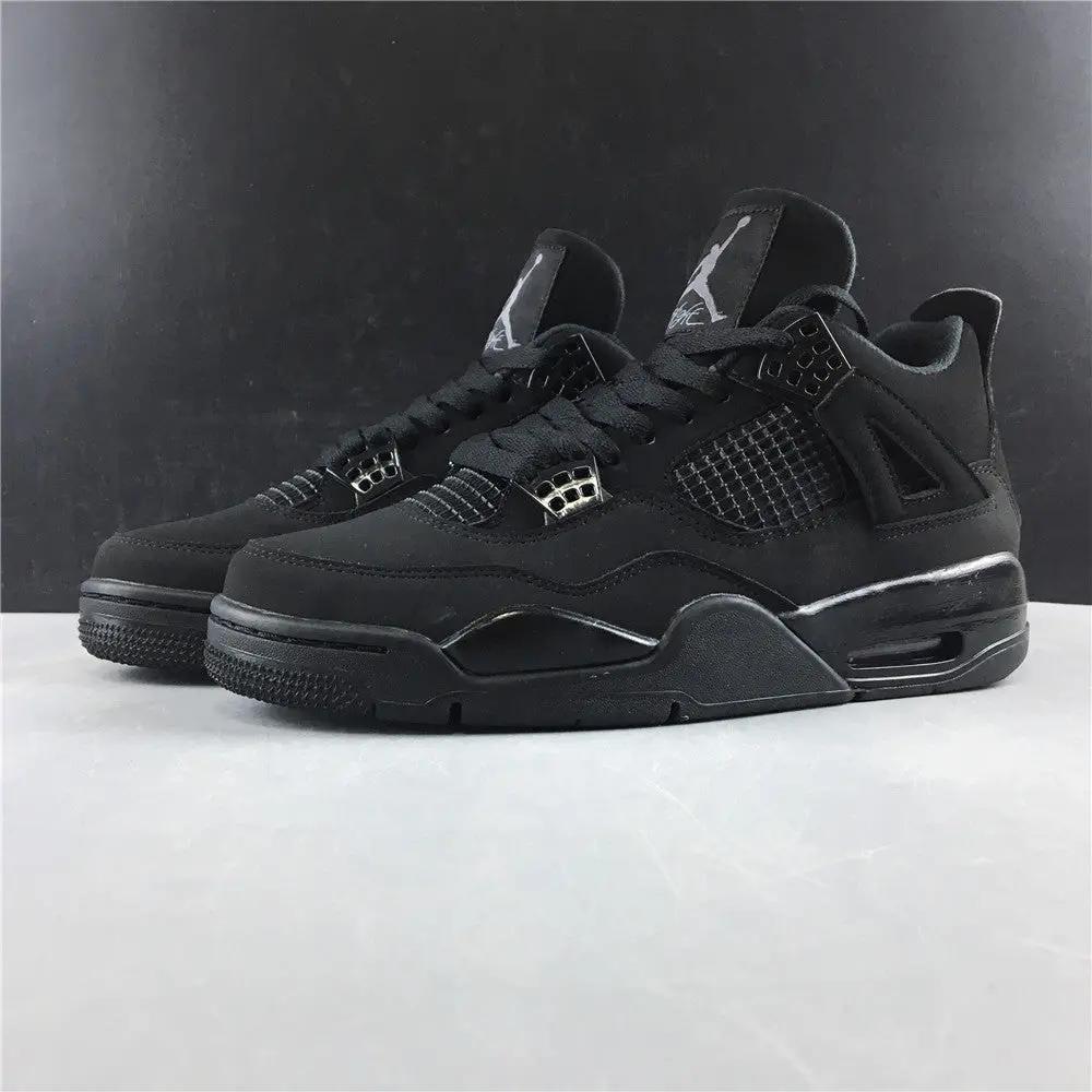 Air Jordan 4 "Black Cat" tenisice — prednji prikaz