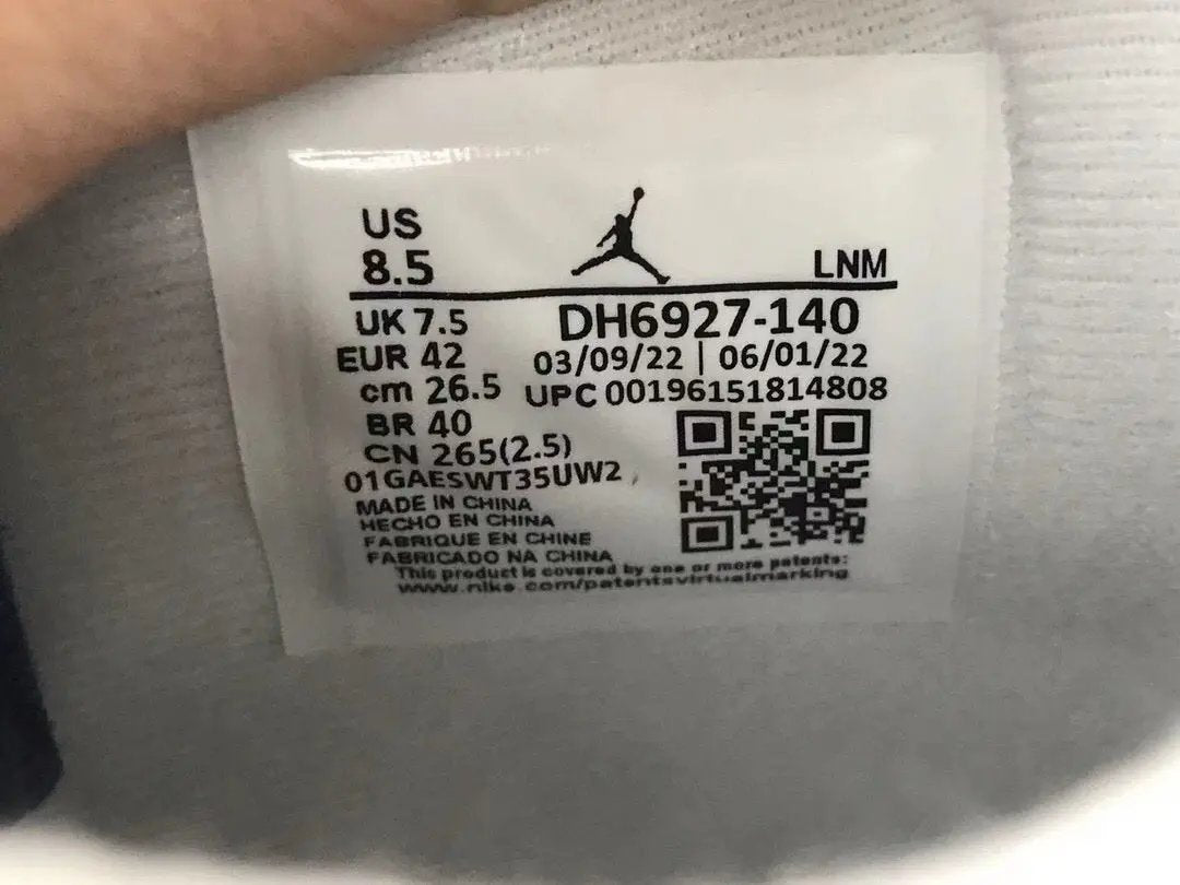 Air Jordan 4 " Midnight Navy " tenisice — straga