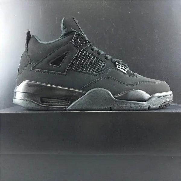 Air Jordan 4 "Black Cat" tenisice — bočni prikaz