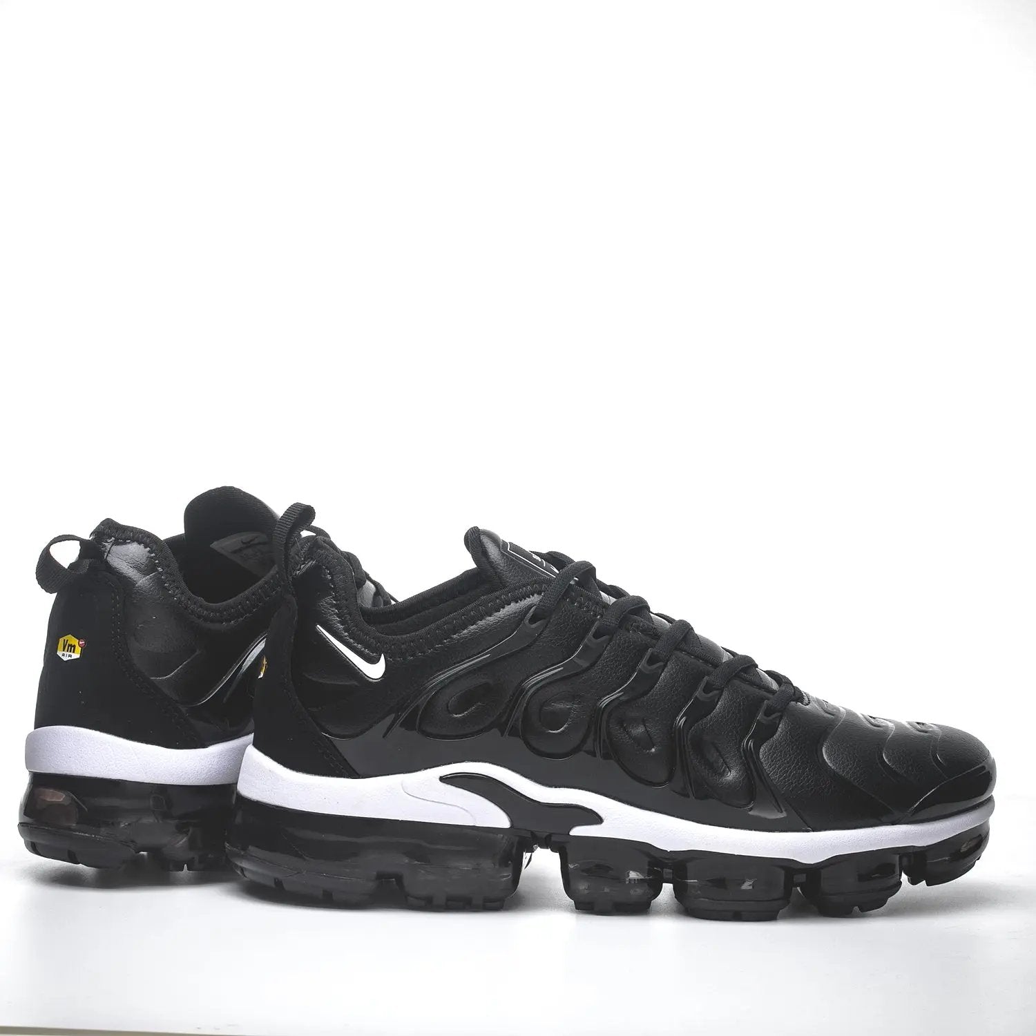 Air VaporMax Plus "Black and White" tenisice — straga