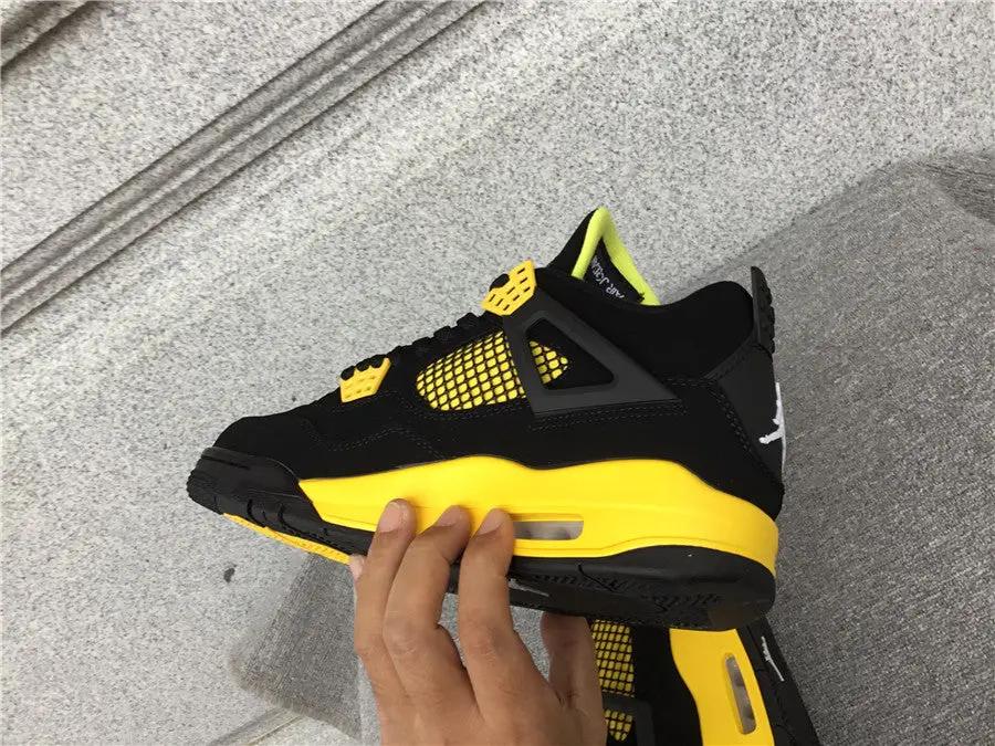 Air Jordan 4 Thunder tenisice — gornji prikaz