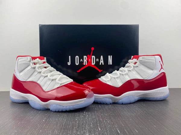 Jordan 11 Cher tenisice — bočni prikaz