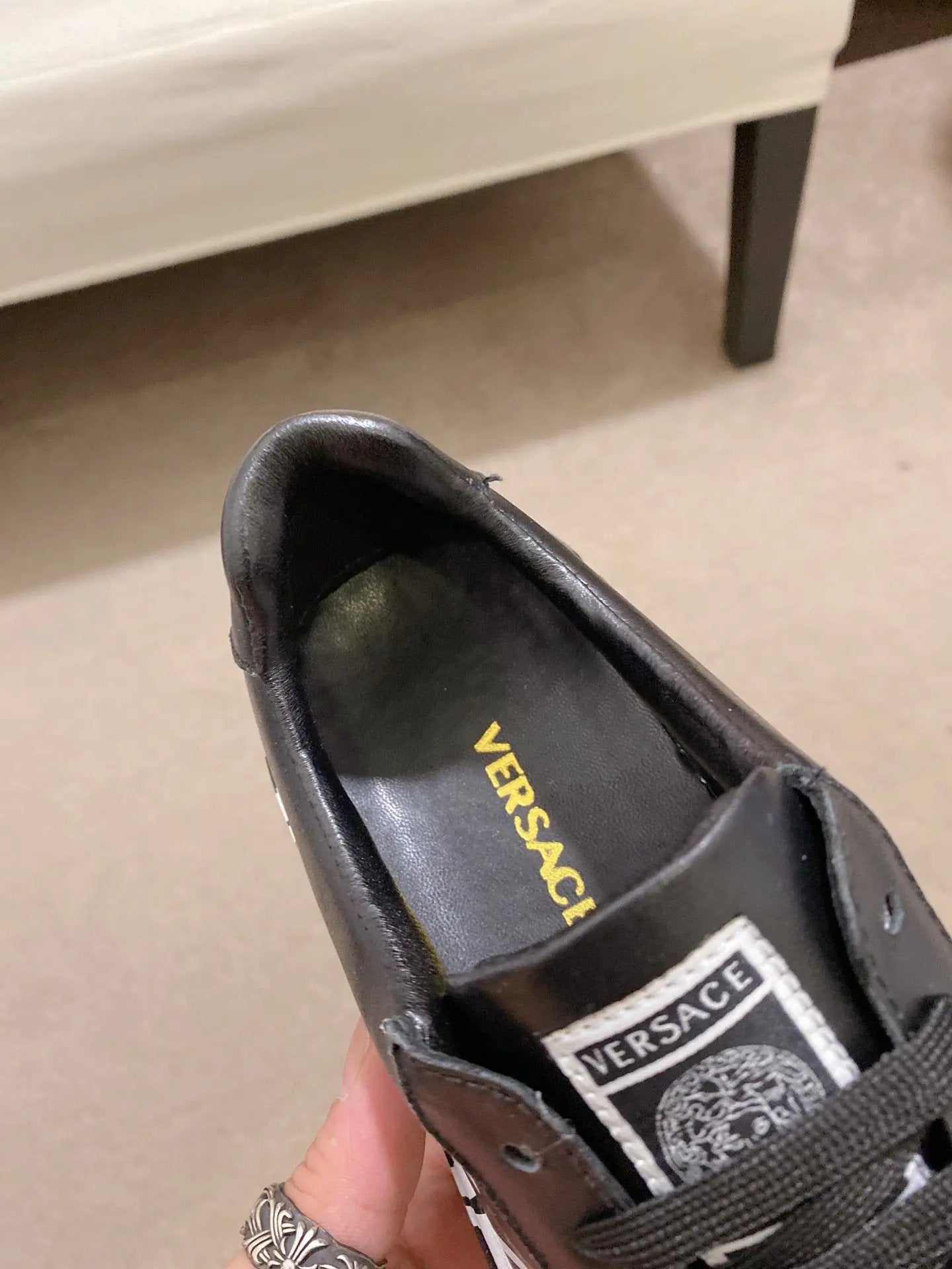 Versace tenisice — straga