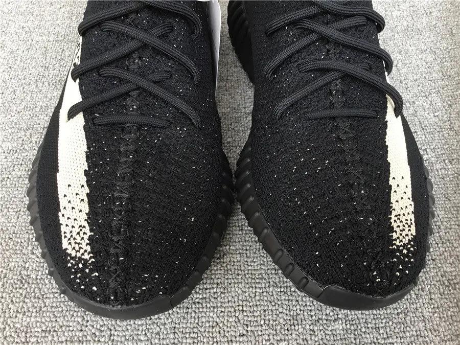 Yeezy 350 Oreo tenisice — detalj
