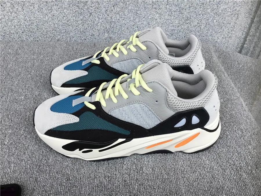 Yeezy 700 Runner tenisice — straga