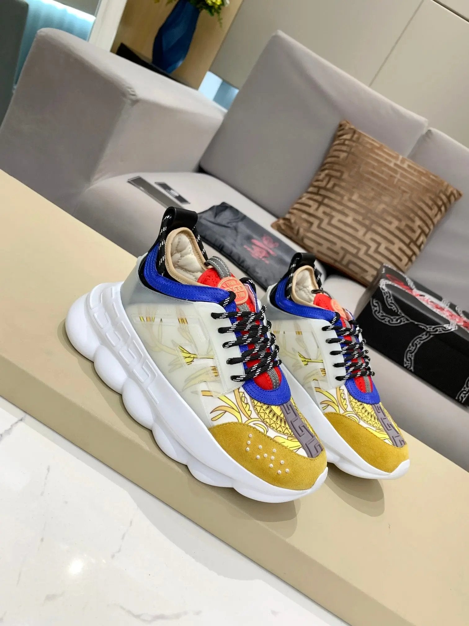 Versace Chain Reaction Yellow tenisice — prednji prikaz