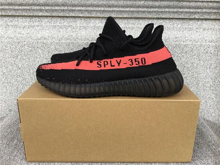 Yeezy 350 Core Black Red tenisice — bočni prikaz