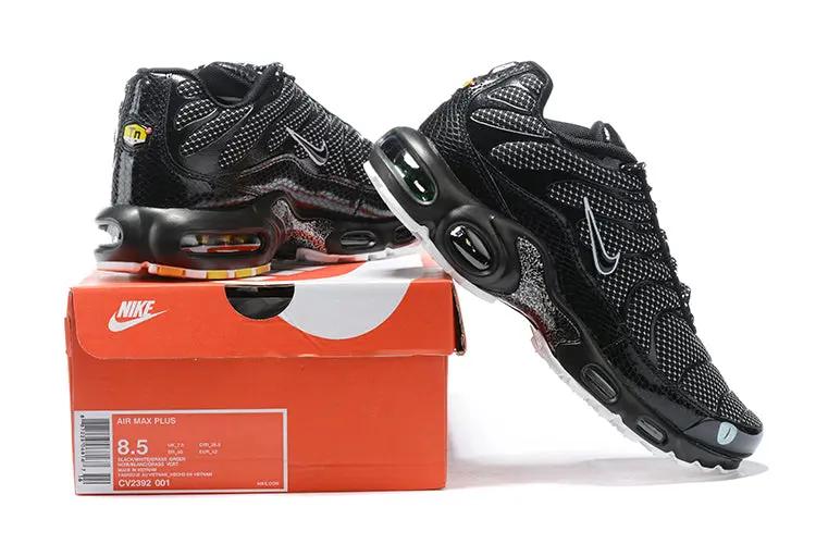 Air Max TN Black/White tenisice — prednji prikaz