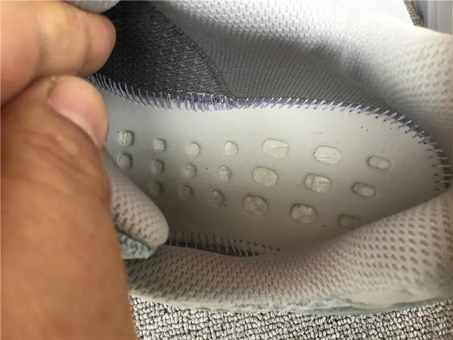 Yeezy 700 Interia tenisice — straga