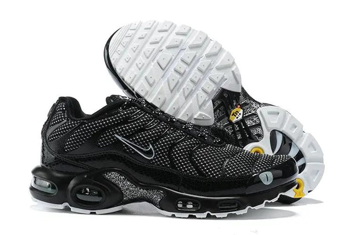 Air Max TN Black/White tenisice — bočni prikaz