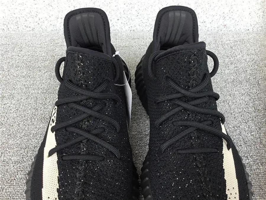 Yeezy 350 Oreo tenisice — gornji prikaz