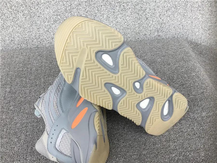 Yeezy 700 Interia tenisice — detalj
