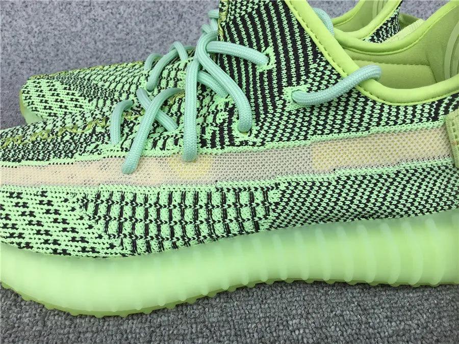 Yeezy 350 V2 Yeezreel tenisice — prednji prikaz