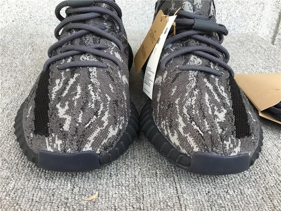 Yeezy 350 V2 Mx Rock tenisice — gornji prikaz