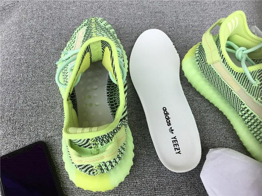 Yeezy 350 V2 Yeezreel tenisice — gornji prikaz