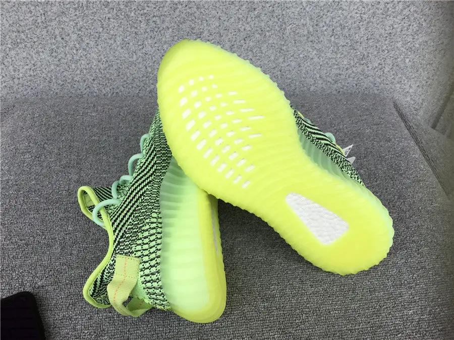 Yeezy 350 V2 Yeezreel tenisice — straga