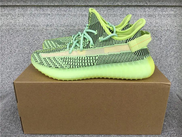Yeezy 350 V2 Yeezreel tenisice — bočni prikaz