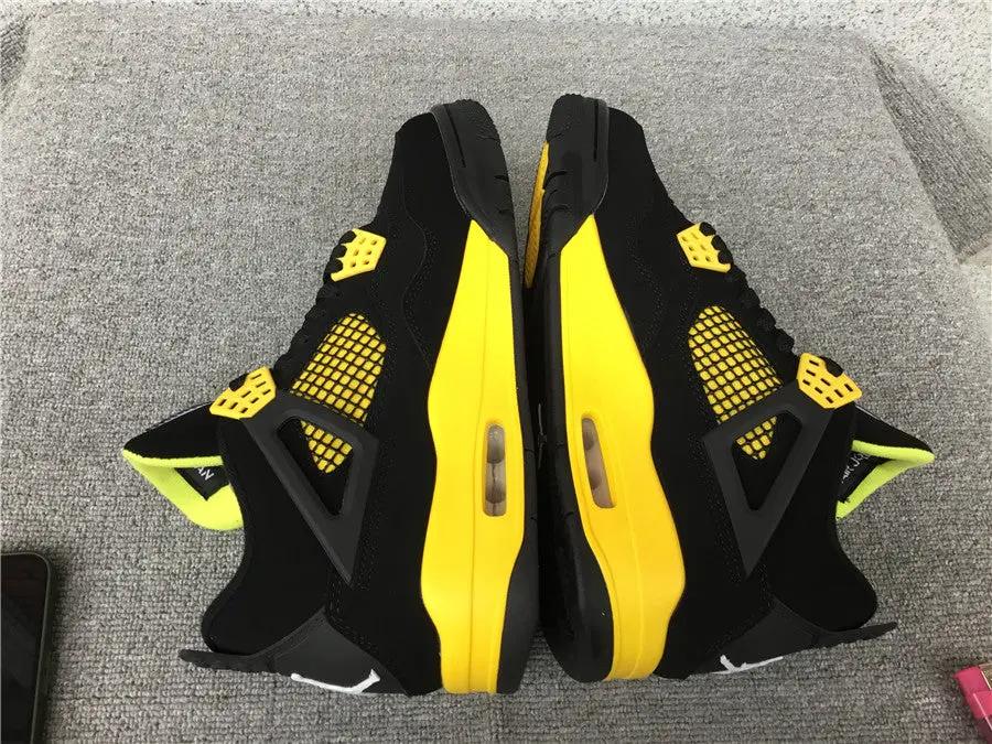 Air Jordan 4 "Thunder" tenisice — straga
