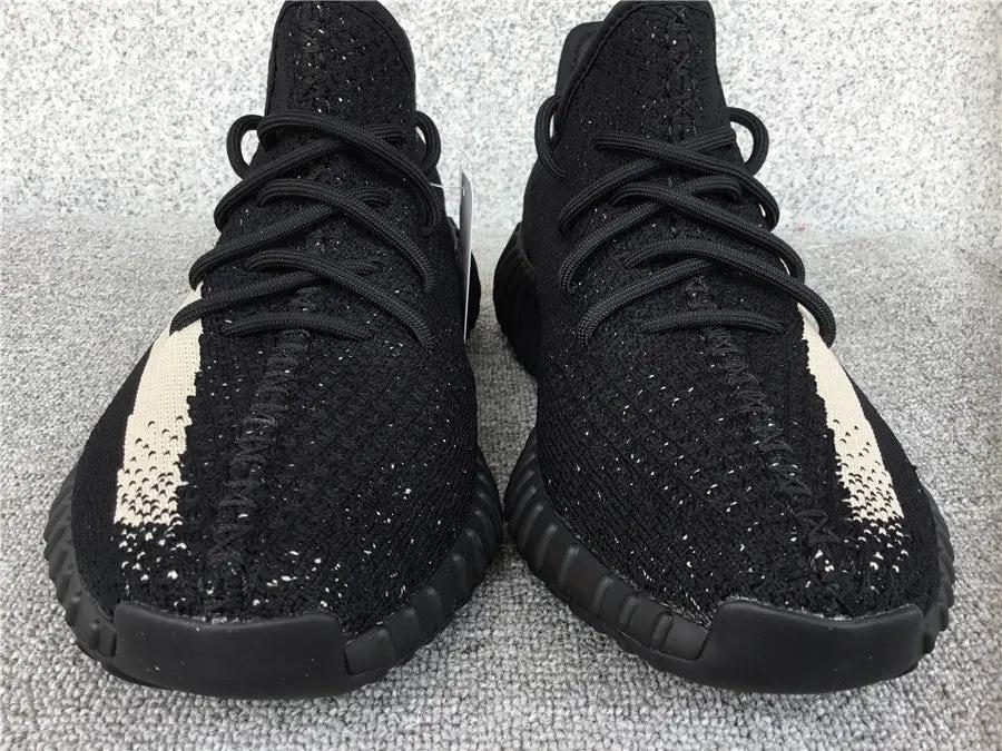 Yeezy 350 Oreo tenisice — prednji prikaz