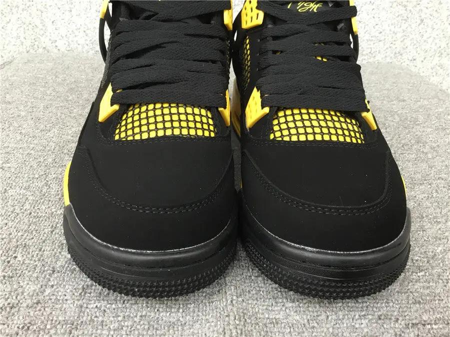 Air Jordan 4 "Thunder" tenisice — detalj