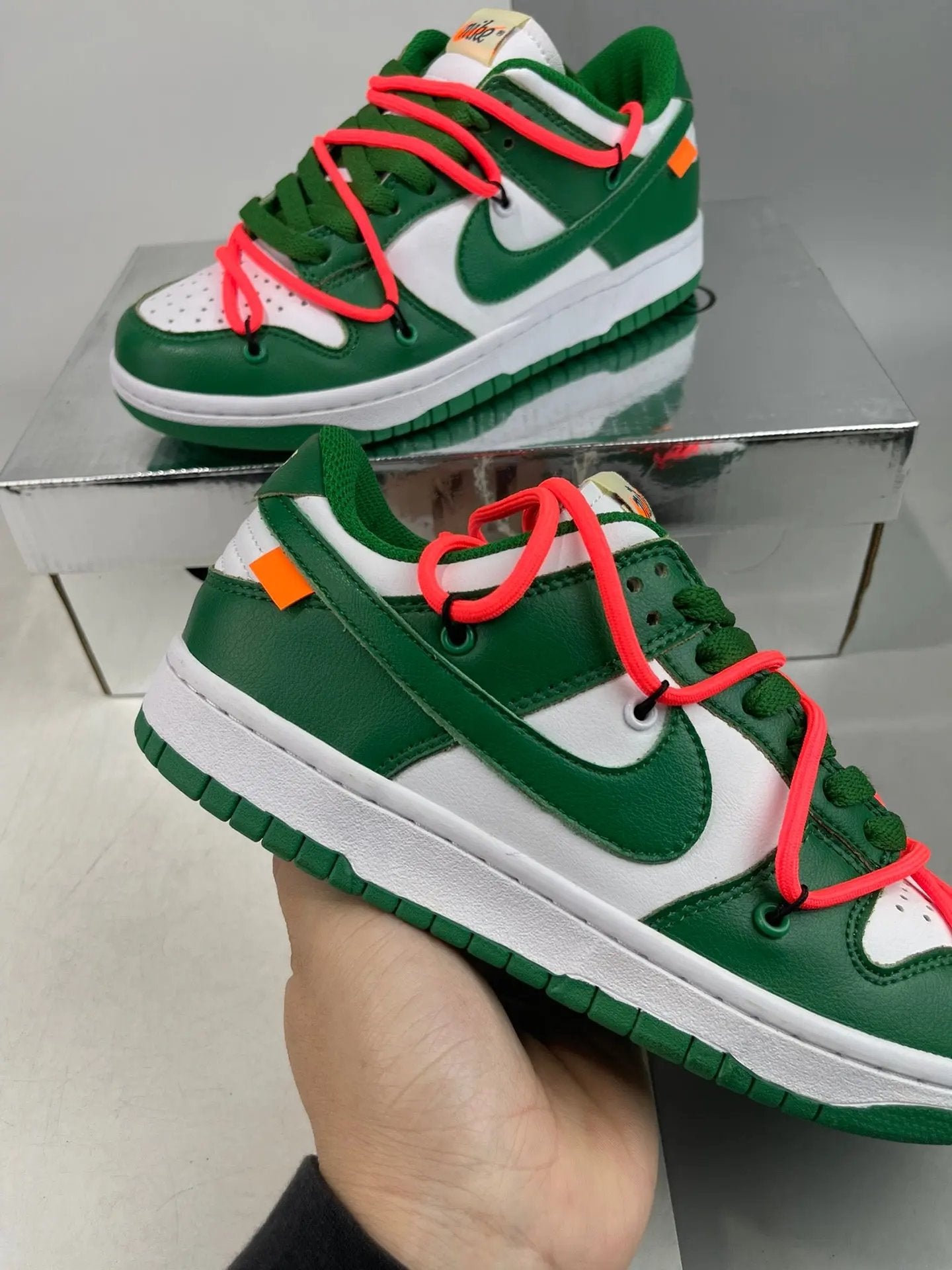 Off White Dunk green tenisice — detalj