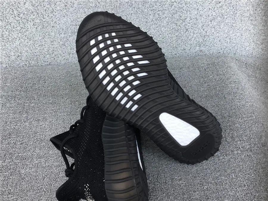 Yeezy 350 Oreo tenisice — straga