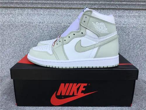 Air Jordan 1 High OG Seafoam tenisice — bočni prikaz