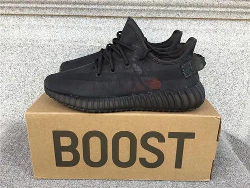 Yeezy Boost 350 v2 Mono Black tenisice — prednji prikaz