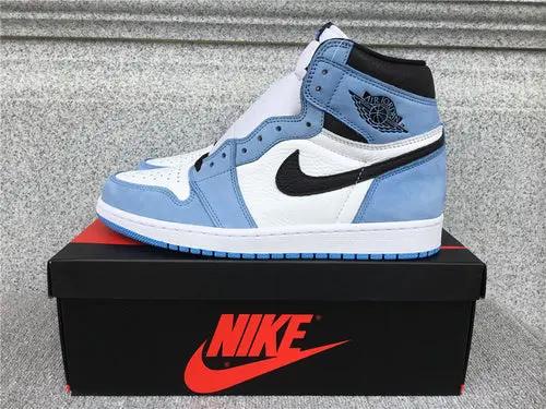 Air Jordan 1 High OG University Blue tenisice — bočni prikaz