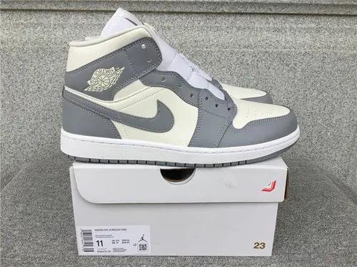 Air Jordan 1 Mid "Grey Sail" tenisice — bočni prikaz