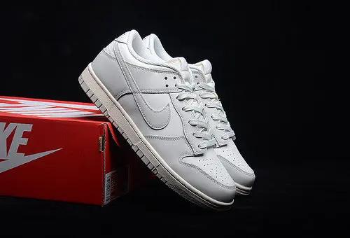Dunk White tenisice — bočni prikaz
