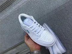 Air Jordan 1 Low "Dare To Fly" tenisice — straga
