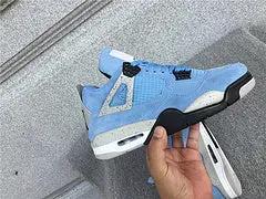 Air Jordan 4 University Blue tenisice — prednji prikaz