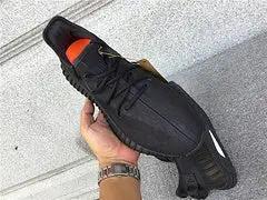 Yeezy Boost 350 v2 Mono Black tenisice — straga