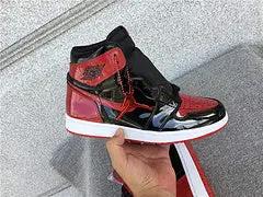 Air Jordan 1 High Bred Patent tenisice — detalj