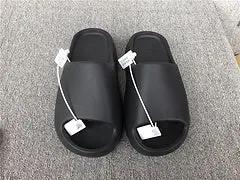 Yeezy Slide Black natikače — fotografija 7