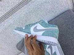 Air Jordan 1 Low "New Emerald" tenisice — gornji prikaz