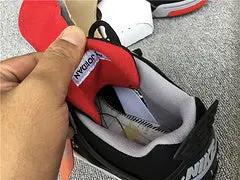 Air Jordan 4 Bred tenisice — straga