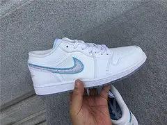 Air Jordan 1 Low "Dare To Fly" tenisice — prednji prikaz
