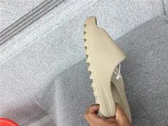 Yeezy Slide natikače — detalj