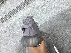 Yeezy 350 Space ash tenisice — detalj