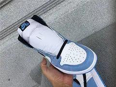 Air Jordan 1 High OG University Blue tenisice — detalj