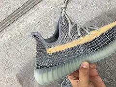 Yeezy350 Ash Blue tenisice — detalj