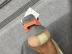 Yeezy350 V2 True Form tenisice — straga